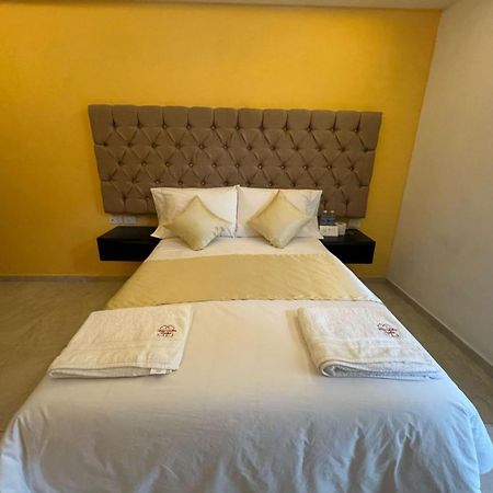 Oyo Hotel Familiar Tollan Cholula Ngoại thất bức ảnh