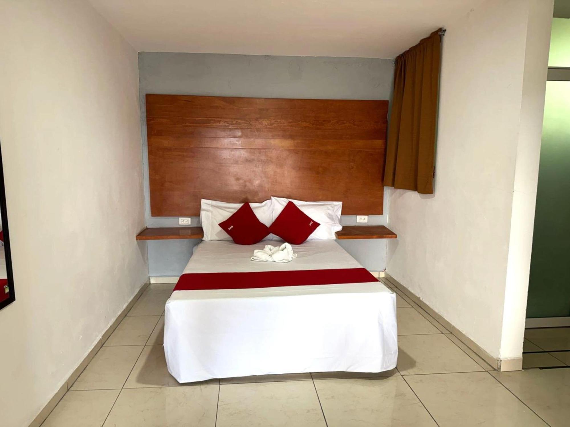 Oyo Hotel Familiar Tollan Cholula Ngoại thất bức ảnh