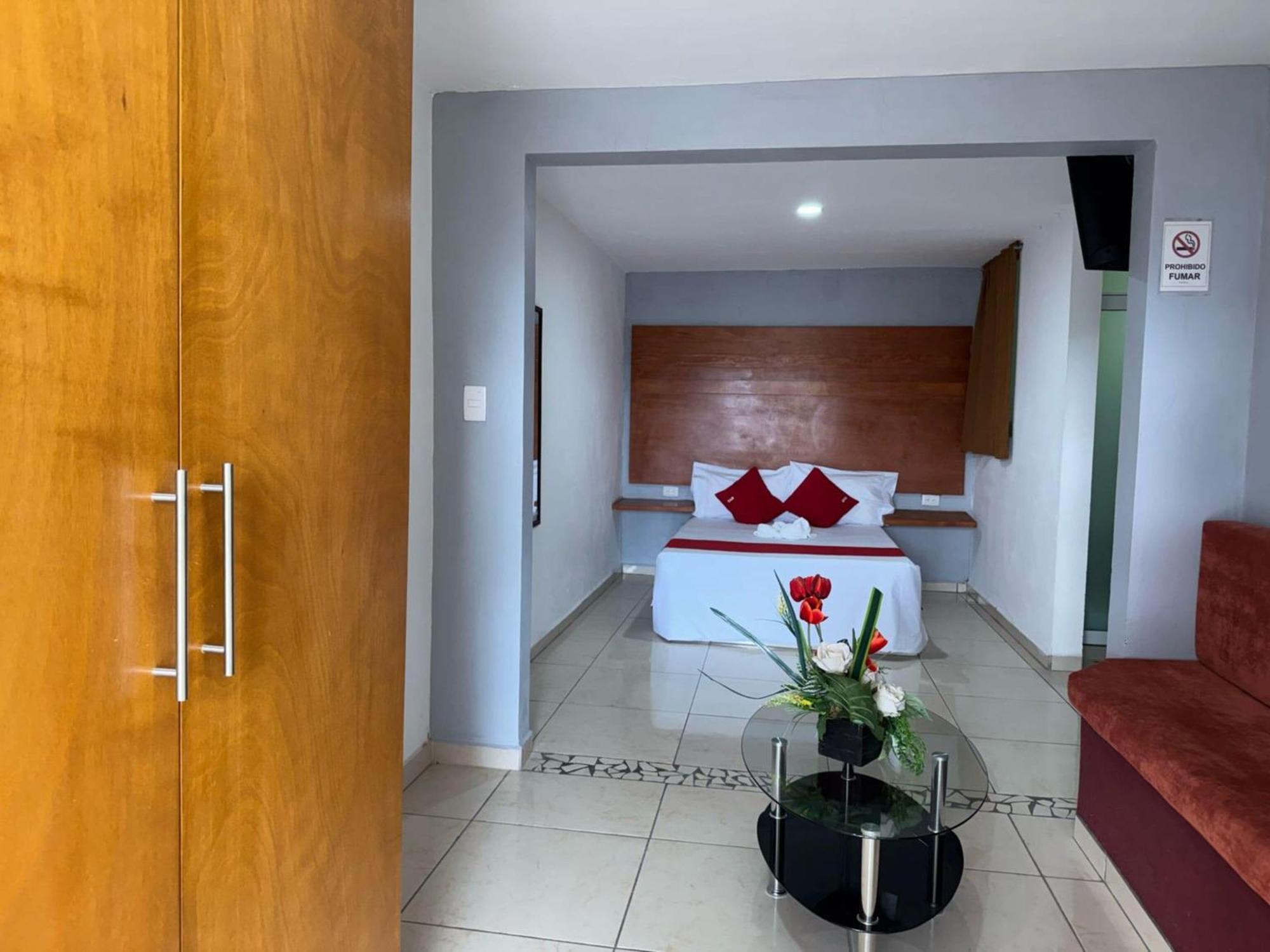 Oyo Hotel Familiar Tollan Cholula Ngoại thất bức ảnh