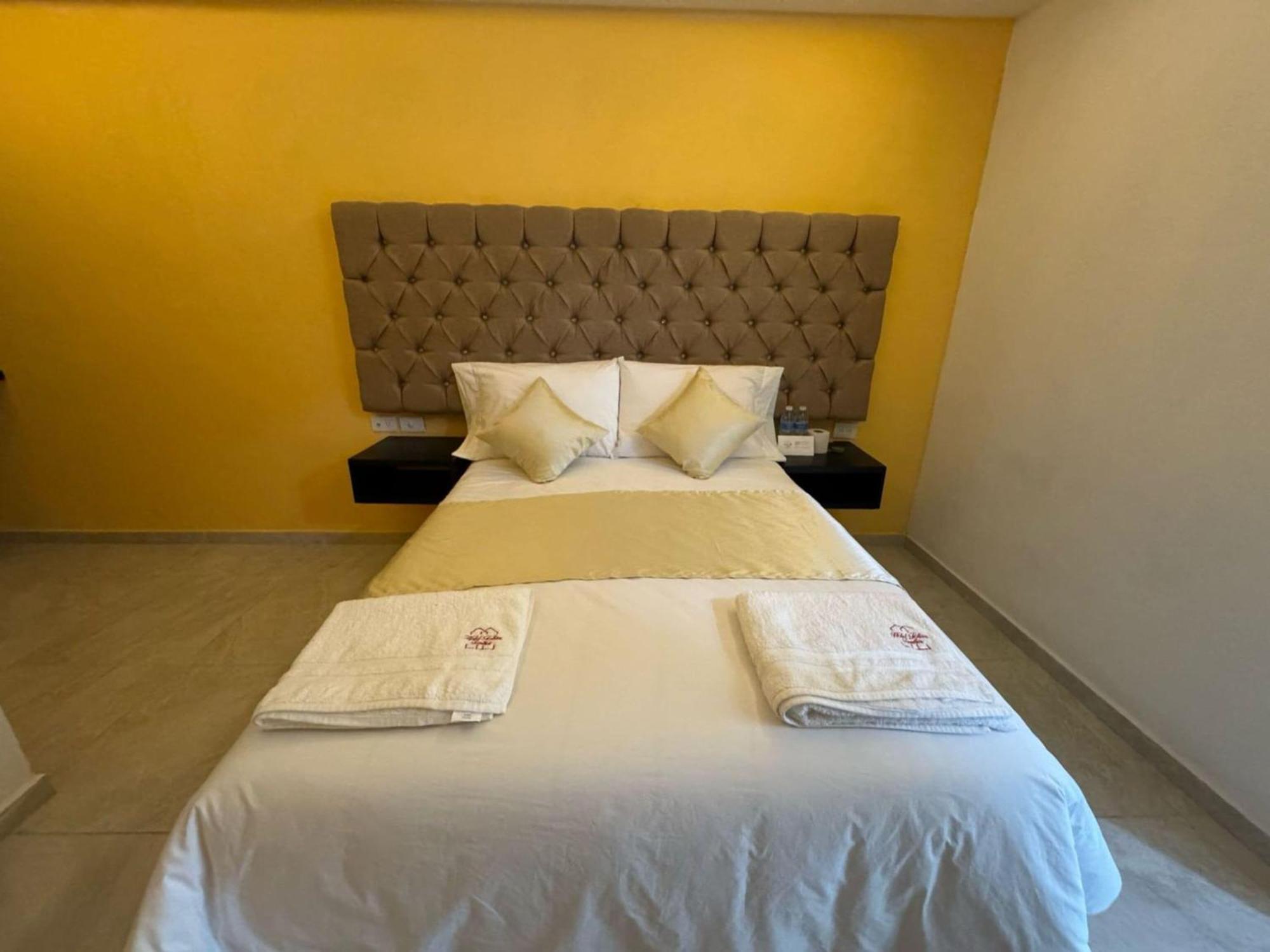 Oyo Hotel Familiar Tollan Cholula Ngoại thất bức ảnh