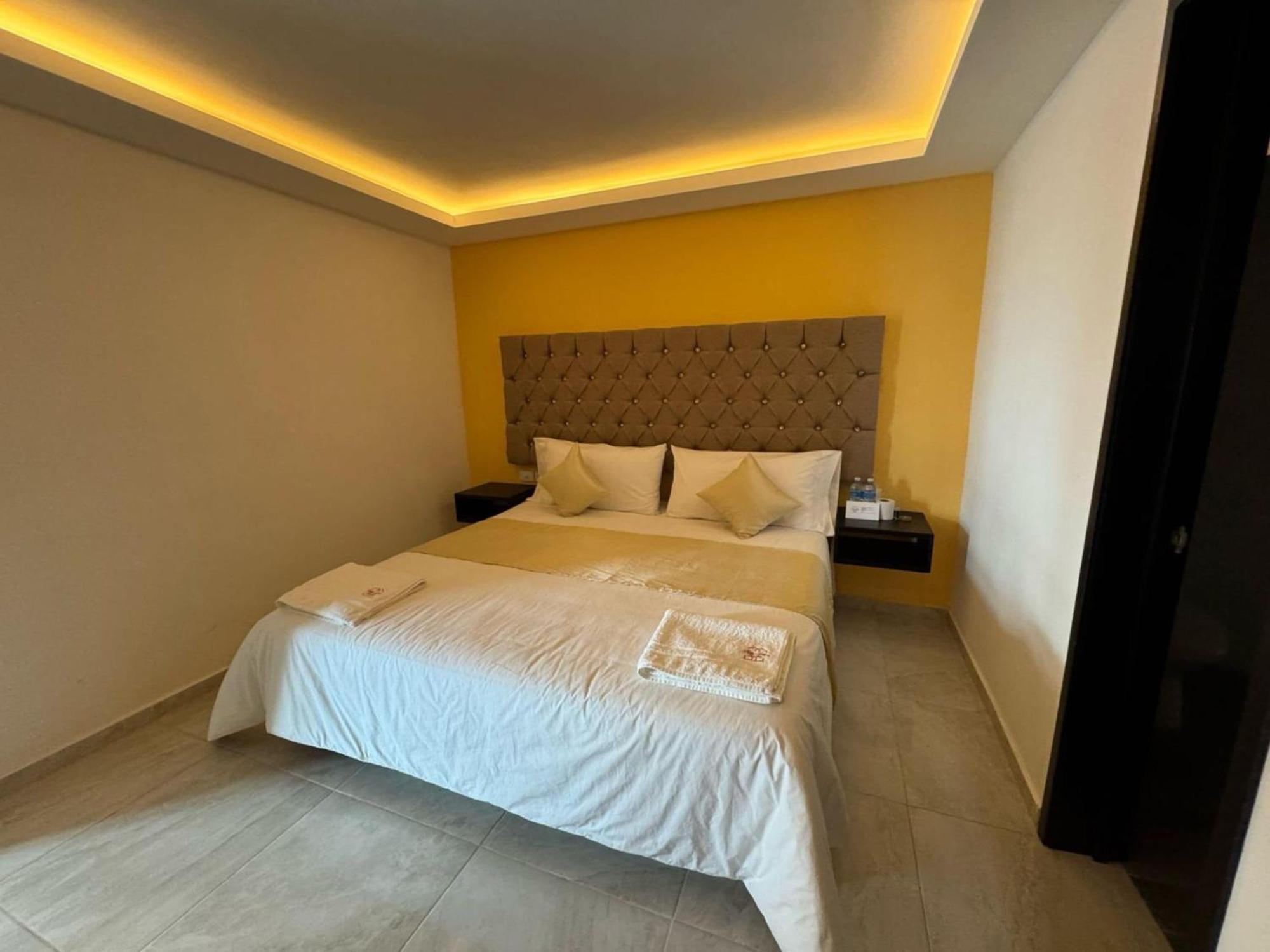 Oyo Hotel Familiar Tollan Cholula Ngoại thất bức ảnh