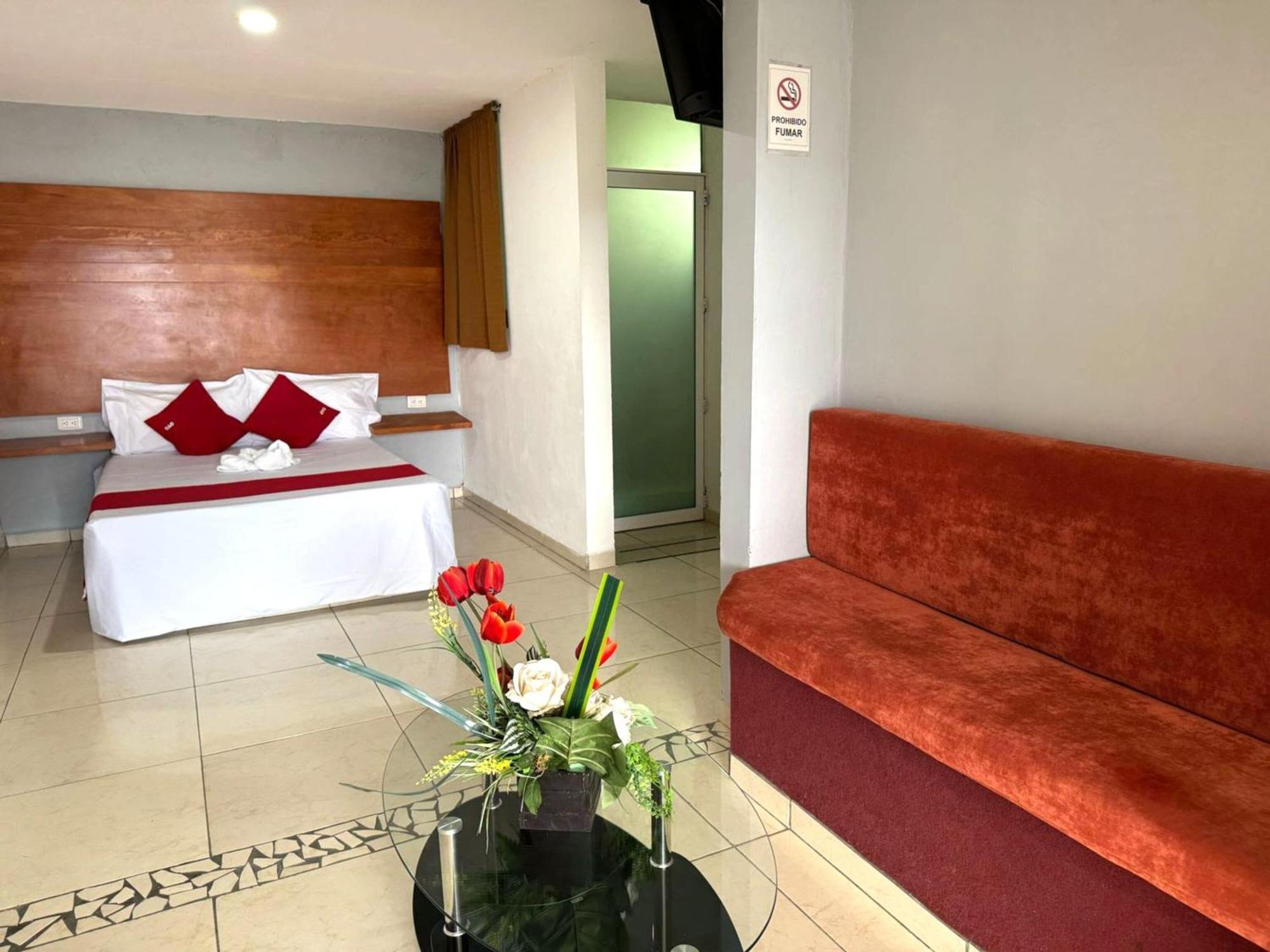 Oyo Hotel Familiar Tollan Cholula Ngoại thất bức ảnh